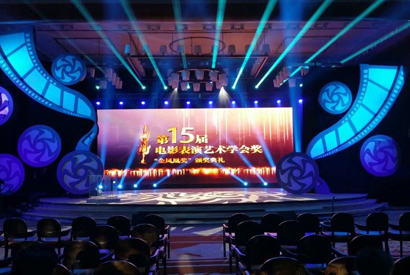 價格戰(zhàn)和高端范 亦是國產(chǎn)LED顯示屏難逃的宿命